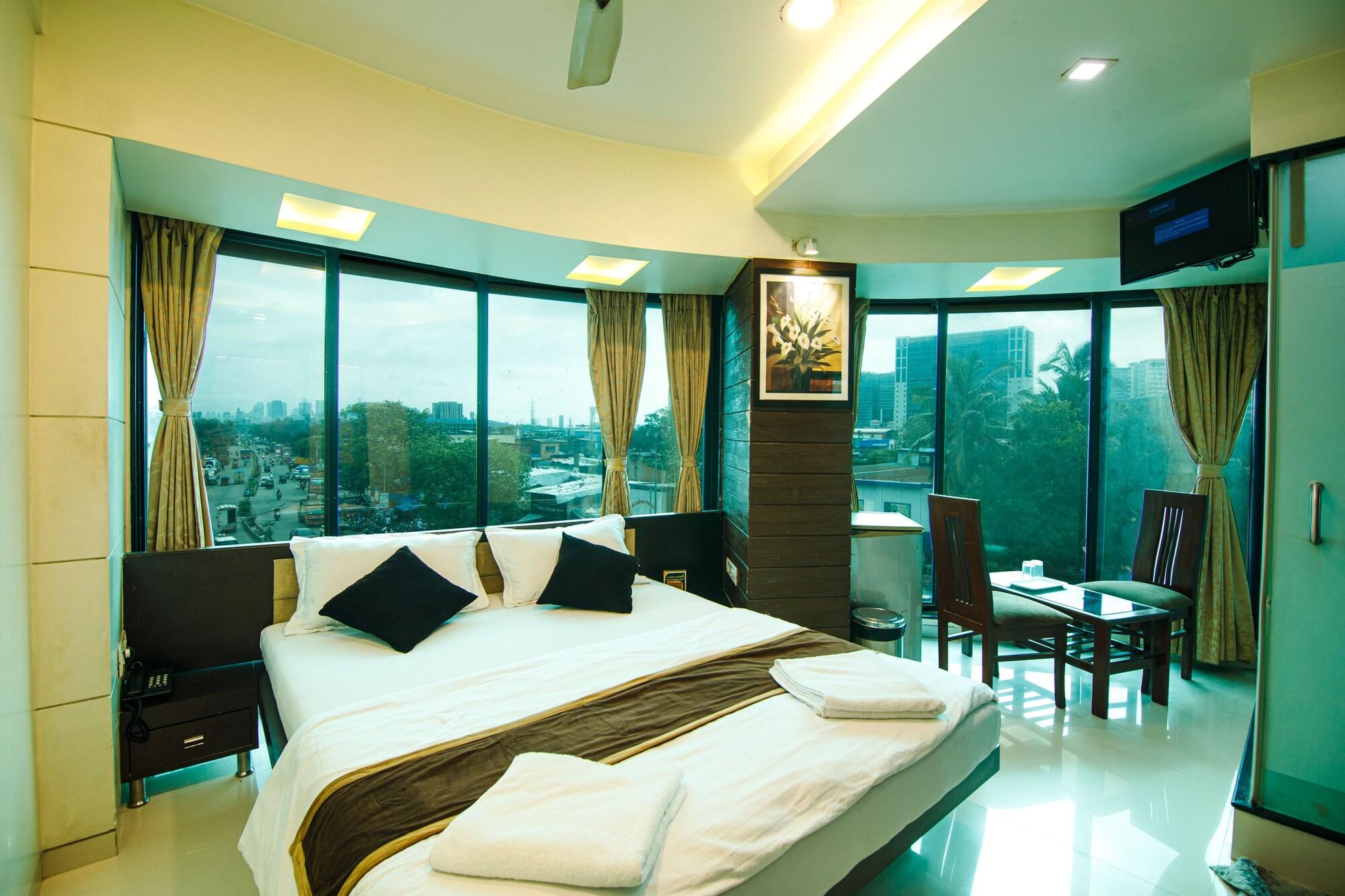 מומביי La Hotel Metro Near Bkc מראה חיצוני תמונה