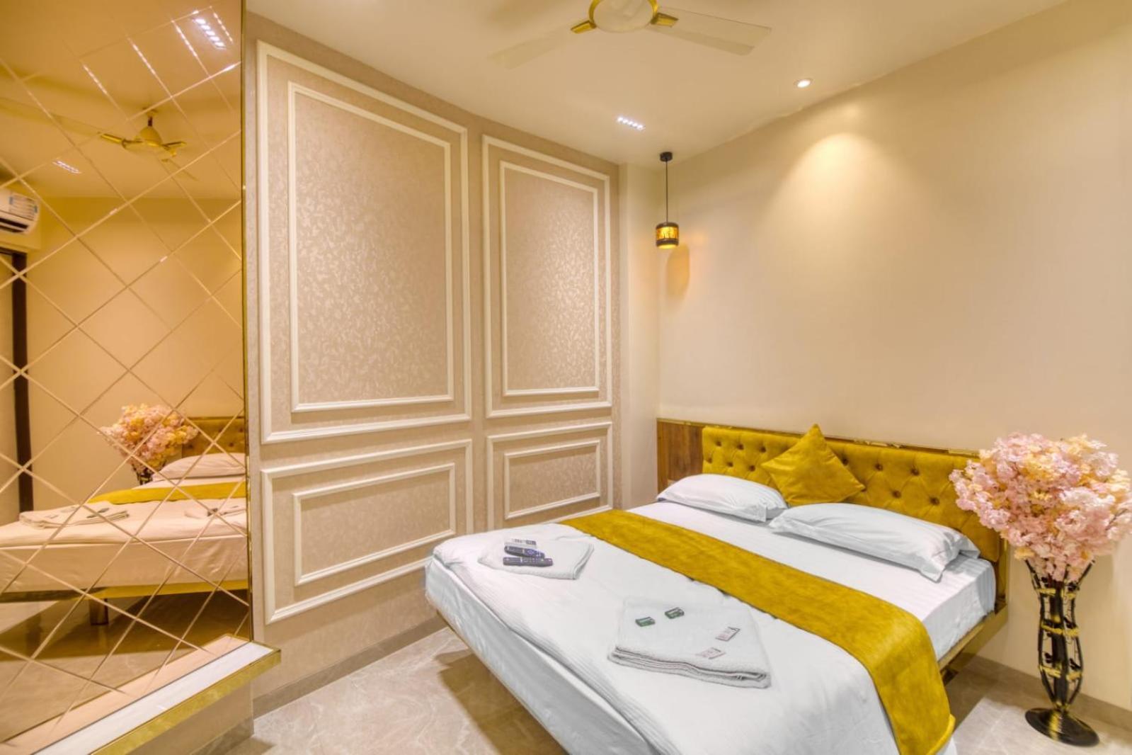 מומביי La Hotel Metro Near Bkc מראה חיצוני תמונה