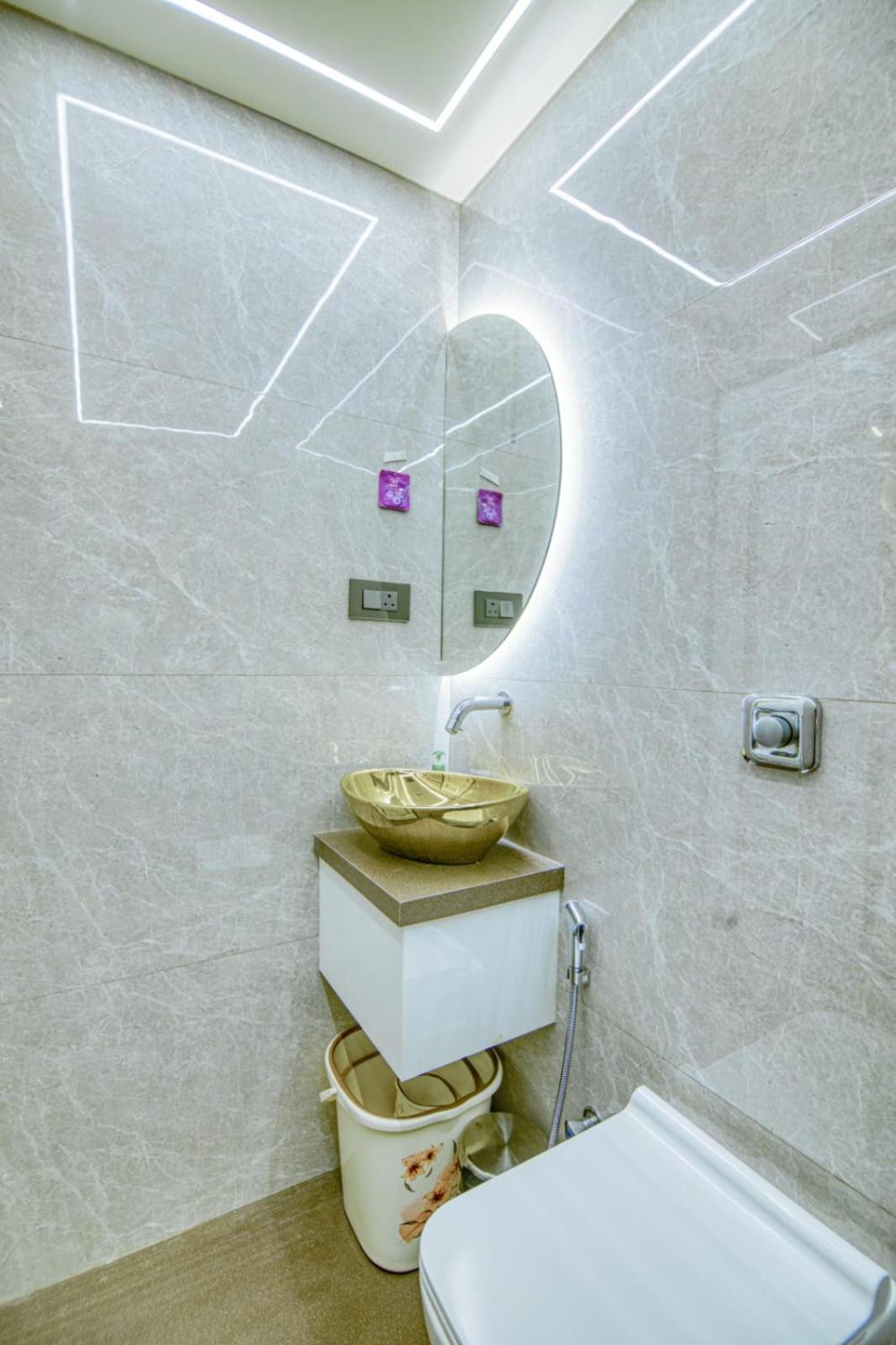 מומביי La Hotel Metro Near Bkc מראה חיצוני תמונה