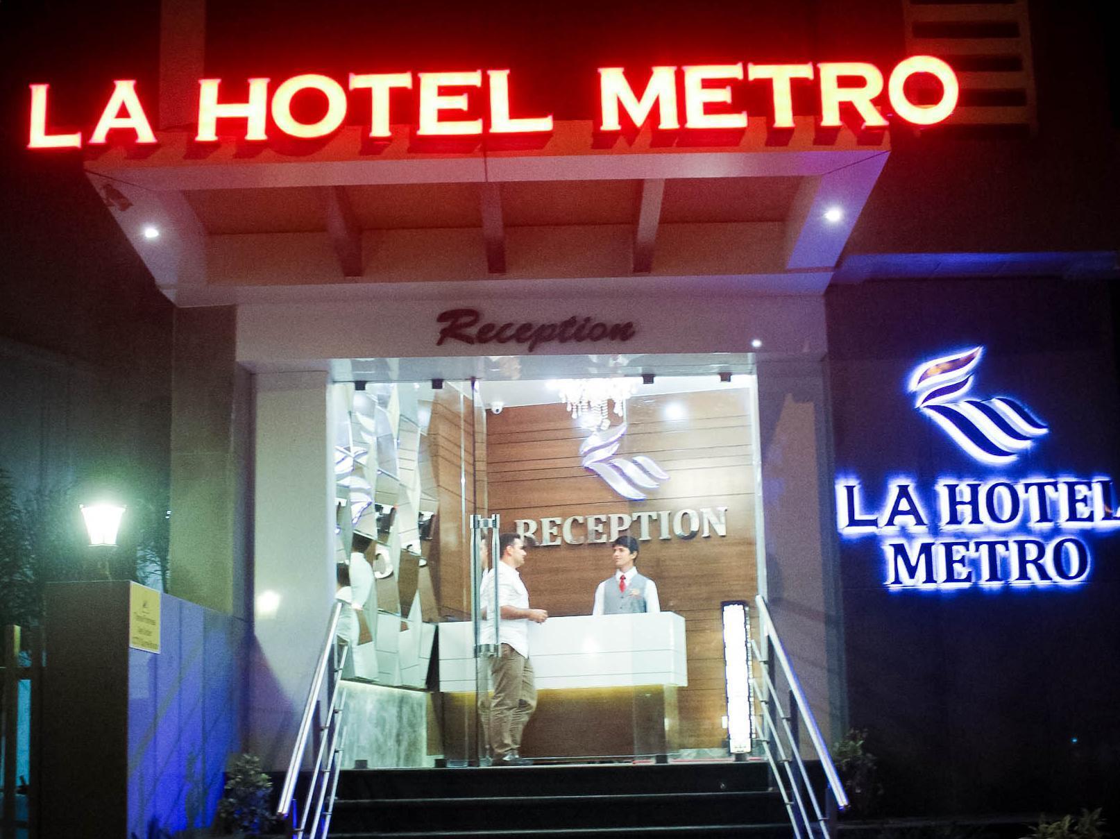 מומביי La Hotel Metro Near Bkc מראה חיצוני תמונה